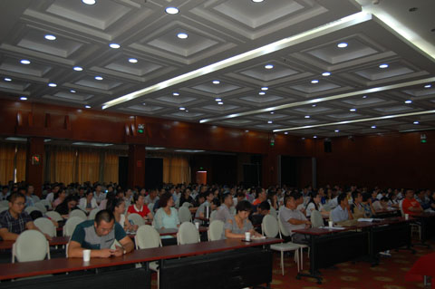 煙臺市食品生產(chǎn)企業(yè)首輪新修訂食品安全法培訓現(xiàn)場